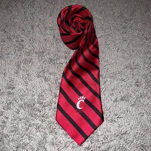 Men's Cincinnati Bearcats Red Black 45* Stripe Grable Sports 100% Silk Neck Tie